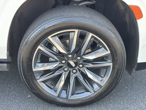 Used 2024 Cadillac Escalade ESV Sport w/ Touring Package image 12