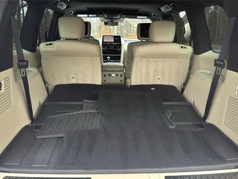 Used 2023 INFINITI QX80 Sensory w/ All-Season Package image 29