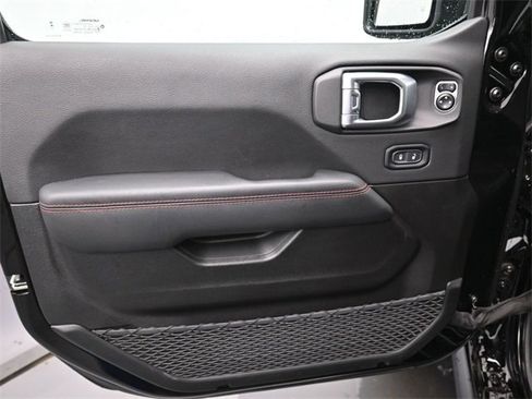 Used 2023 Jeep Gladiator Rubicon w/ Cold Weather Group image 10