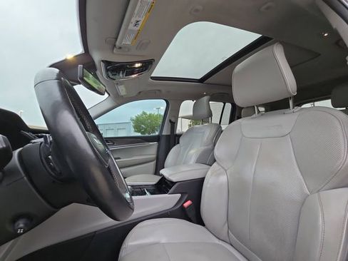 Used 2022 Jeep Grand Cherokee L Overland w/ Luxury Tech Group IV RWD image 7