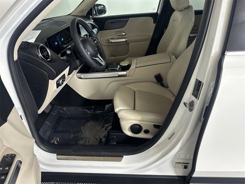 Certified 2022 Mercedes-Benz GLB 250 image 9