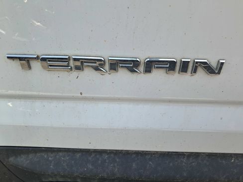 Used 2017 GMC Terrain SLE w/ Chrome Edition FWD image 8