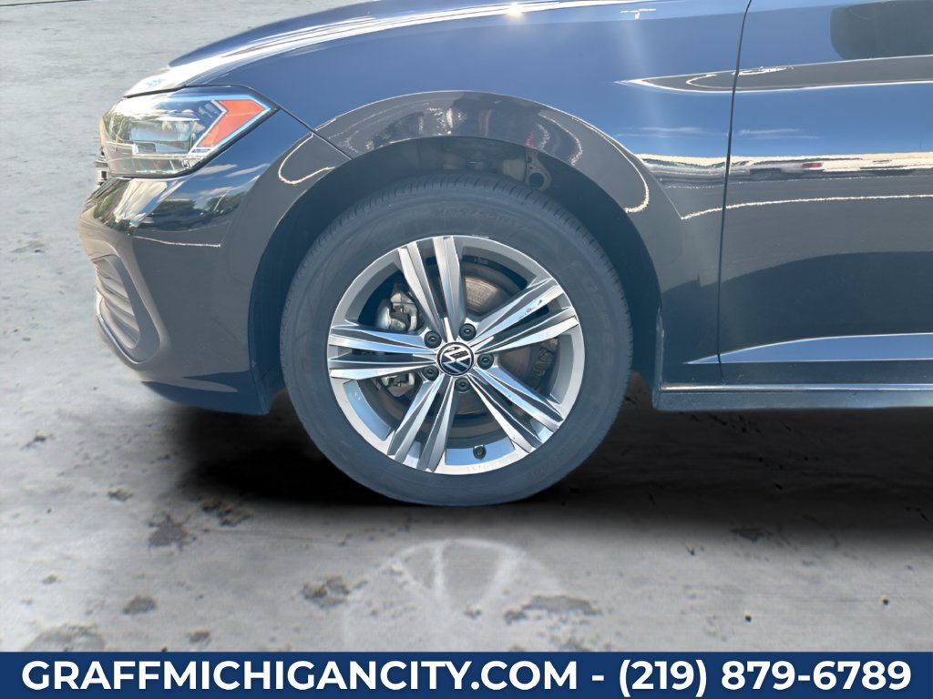 Used 2024 Volkswagen Jetta SE FWD image 29