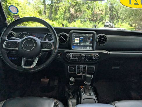 Used 2021 Jeep Wrangler Unlimited Sahara AWD/4WD image 14