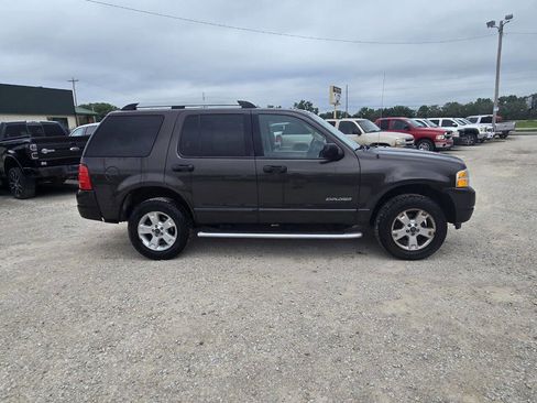 Used 2004 Ford Explorer Sport XLT AWD/4WD image 2