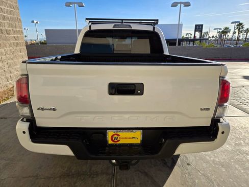 Used 2021 Toyota Tacoma TRD Off-Road w/ Technology Package image 4