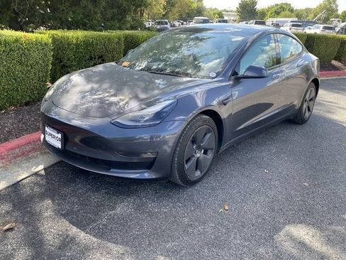 Used 2023 Tesla Model 3 Standard Range RWD image 9