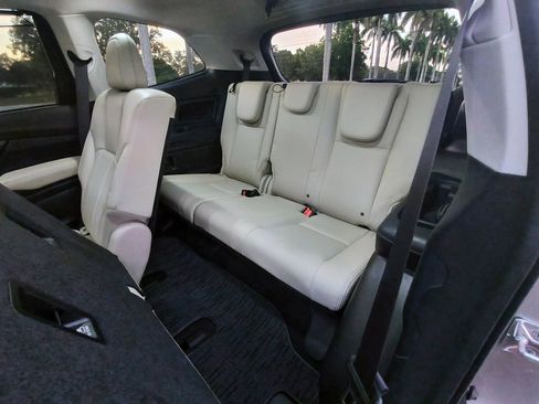 Used 2019 Subaru Ascent Limited image 24