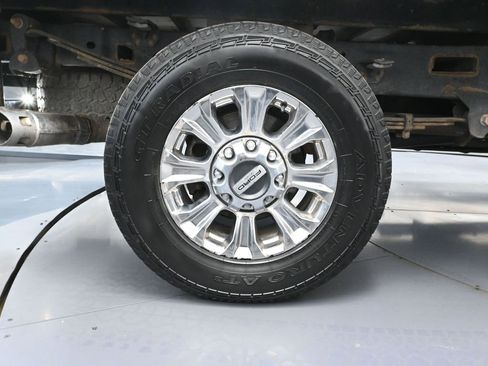 Used 2019 Ford F350 Lariat w/ Chrome Package image 16