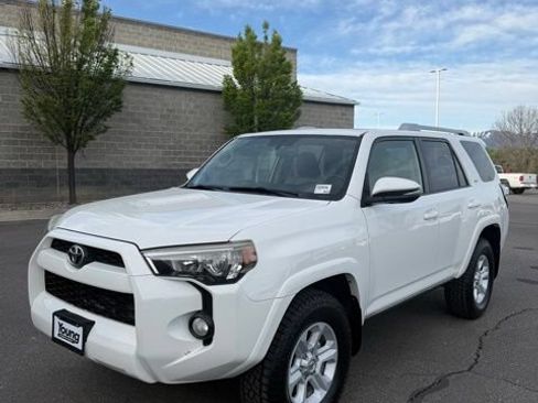 Used 2016 Toyota 4Runner SR5 Premium AWD/4WD image 2