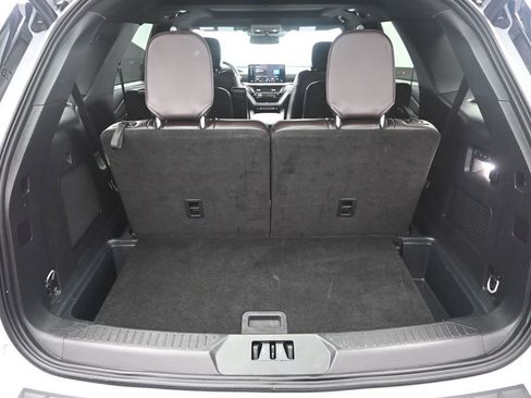 Used 2025 Ford Explorer Platinum w/ LUX Leather Package AWD/4WD image 38