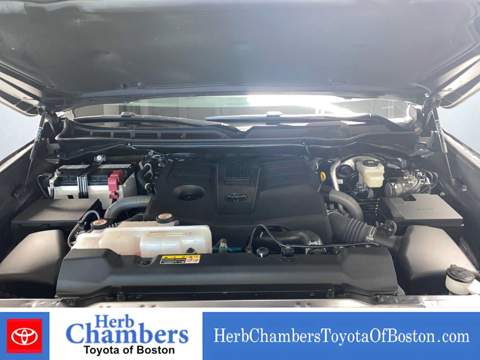 Used 2025 Toyota Tundra SR5 AWD/4WD image 7