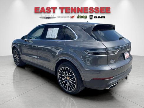 Used 2023 Porsche Cayenne AWD/4WD image 5