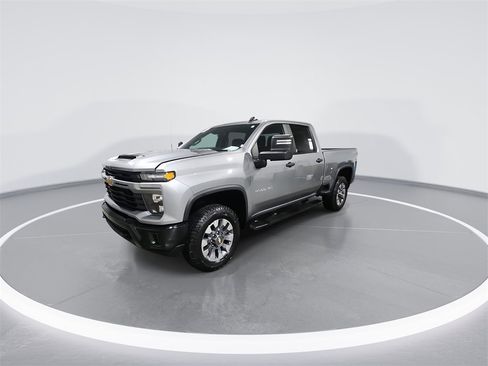 Used 2025 Chevrolet Silverado 2500 Custom w/ Custom Convenience Package image 4