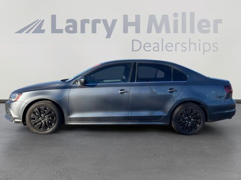 Used 2017 Volkswagen Jetta S image 2