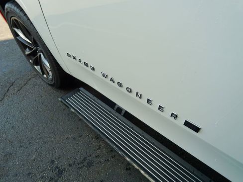 Used 2024 Jeep Grand Wagoneer L Series II w/ Quick Order Packagew 28T AWD/4WD image 8