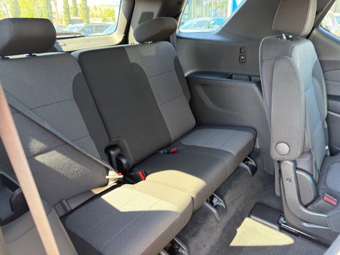 Used 2023 Chevrolet Traverse LT image 15