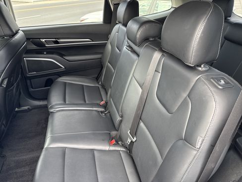 Used 2024 Kia Telluride LX image 13