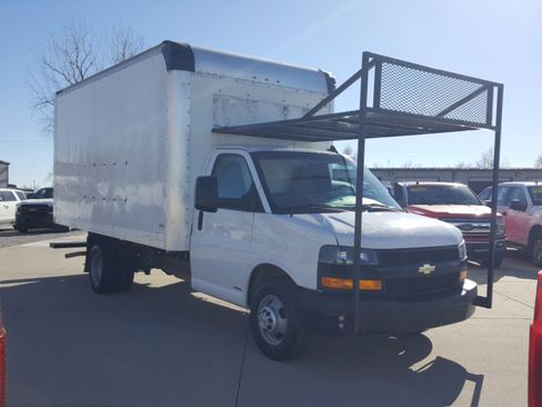 Used 2019 Chevrolet Express 3500 image 5