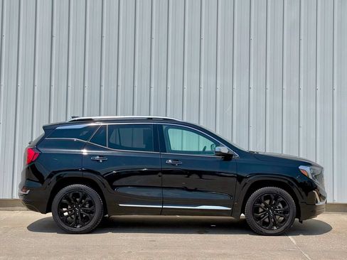 Used 2020 GMC Terrain Denali w/ Denali Premium Package AWD/4WD image 7