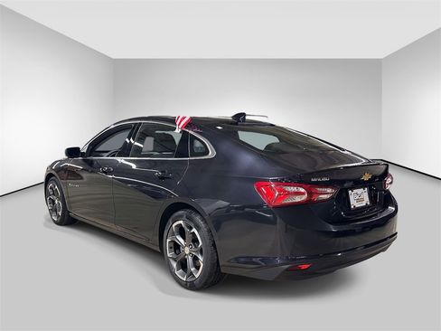 Used 2022 Chevrolet Malibu LT image 3