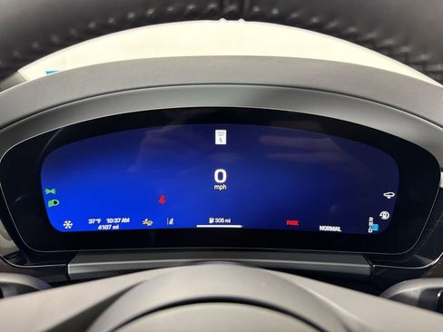 Certified 2025 Porsche Macan 4S Electric AWD/4WD image 38