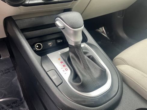 Used 2022 Kia Forte LXS FWD image 34