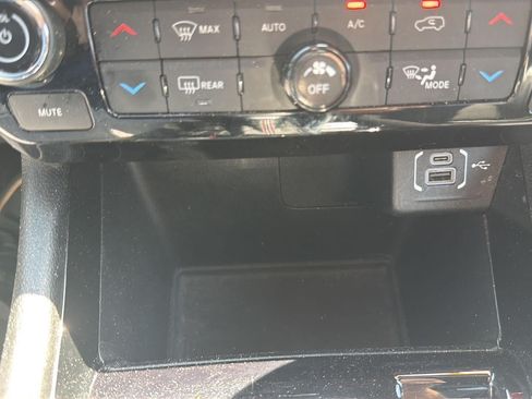 Used 2025 Jeep Compass Trailhawk AWD/4WD image 23