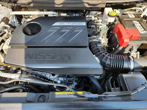 Used 2024 Nissan Rogue SV w/ SV Premium Package image 18