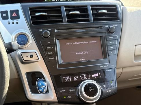 Used 2014 Toyota Prius V Three FWD image 23