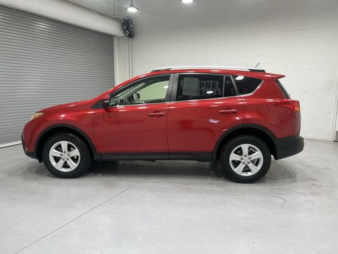 Used 2014 Toyota RAV4 XLE AWD/4WD image 5