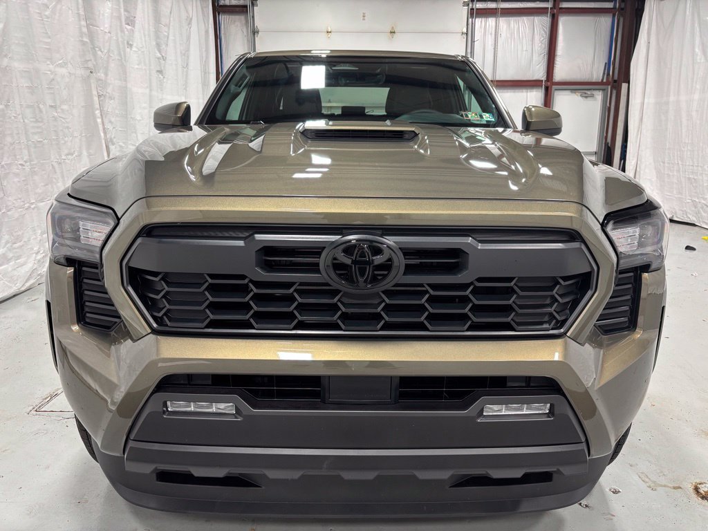 Used 2026 Toyota Tacoma TRD Sport AWD/4WD image 2