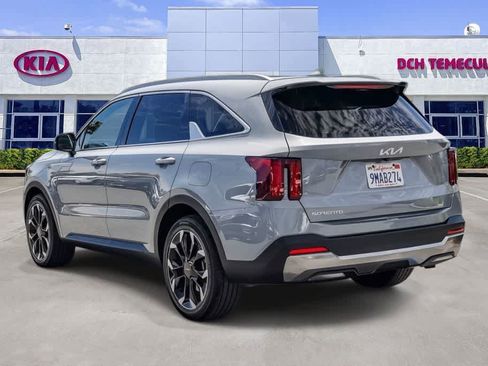 Certified 2024 Kia Sorento EX w/ Panoramic Sunroof Package FWD image 6