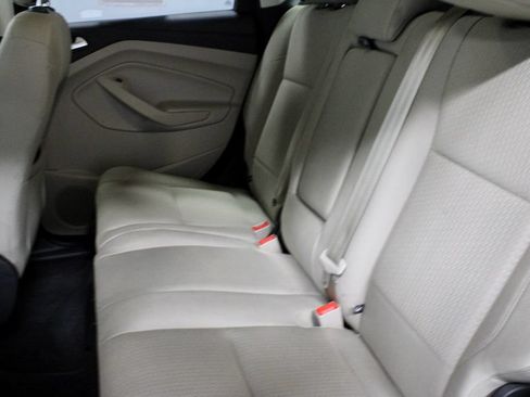 Used 2018 Ford Escape SE w/ Ford Safe & Smart Package FWD image 19