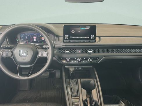 Used 2025 Honda Accord SE image 10