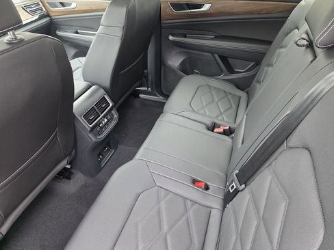 New 2026 Volkswagen Atlas SE FWD image 22