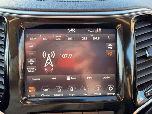 Used 2021 Jeep Cherokee Limited w/ Elite Package image 18