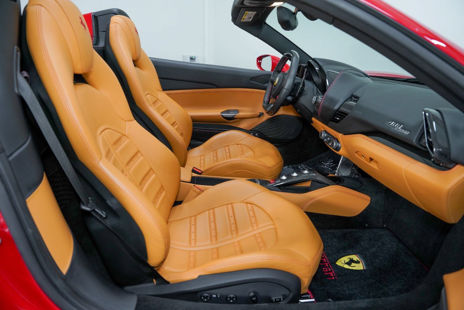Used 2017 Ferrari 488 Spider RWD image 33