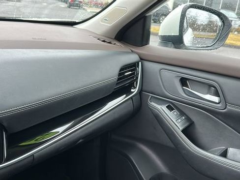 Certified 2023 Nissan Rogue SL w/ SL Premium Package image 20