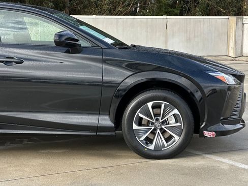 Used 2023 Lexus RZ 450e Premium image 34