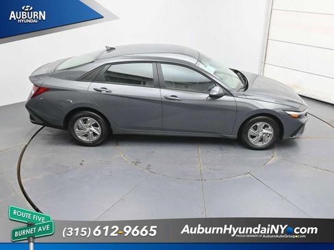 New 2026 Hyundai Elantra SE FWD image 27