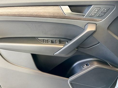 Used 2023 Audi Q5 2.0T Premium w/ Convenience Package image 17