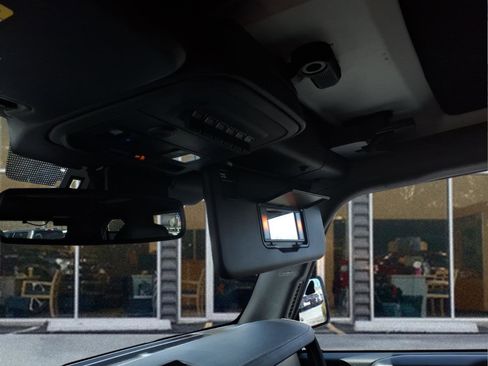 Used 2025 Ford Bronco Badlands image 22