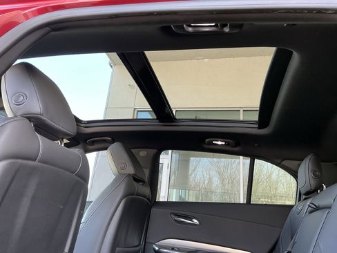 Used 2019 Cadillac XT4 Premium Luxury w/ Cold Weather Package image 34