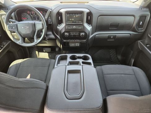 Used 2019 Chevrolet Silverado 1500 Custom Trail Boss w/ Custom Convenience Package image 18