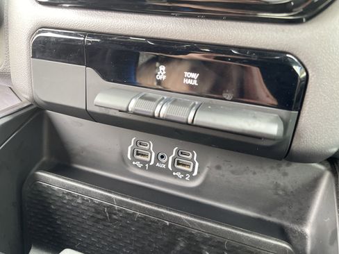 Used 2024 RAM 1500 Laramie image 36