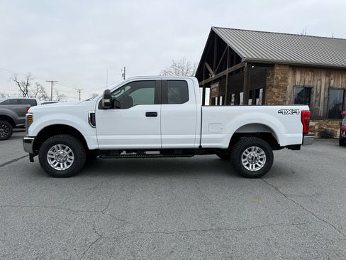 Used 2019 Ford F250 XL w/ Power Equipment Group image 3