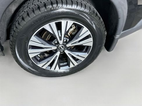 Used 2023 Nissan Rogue SV FWD image 11