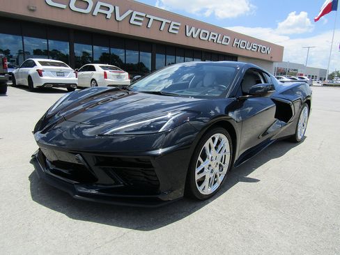Used 2024 Chevrolet Corvette Stingray Premium Cpe w/ Z51 Performance Package RWD image 1