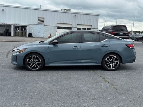 Used 2025 Nissan Sentra SR w/ SR Premium Package FWD image 8